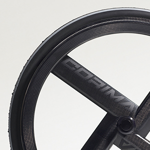 CORIMA ４-spoke carbon wheel カーボンハンドリム一体型